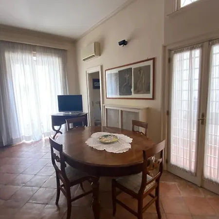 Apartament Royal In San Domenico Maggiore