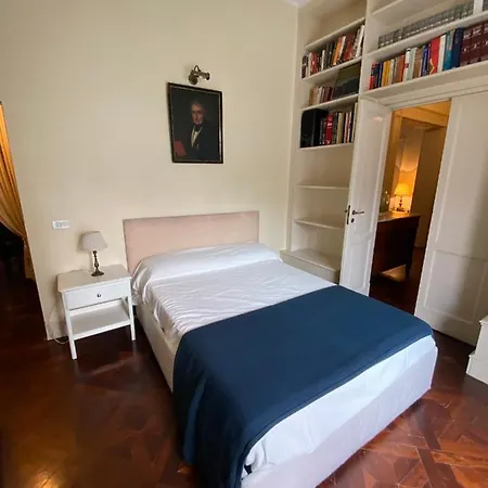 Royal In San Domenico Maggiore Napels