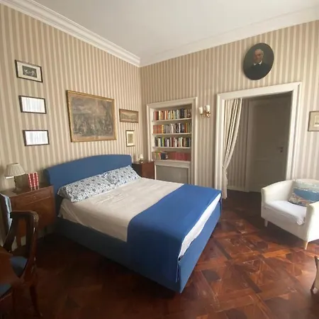 Royal In San Domenico Maggiore Appartement Napels
